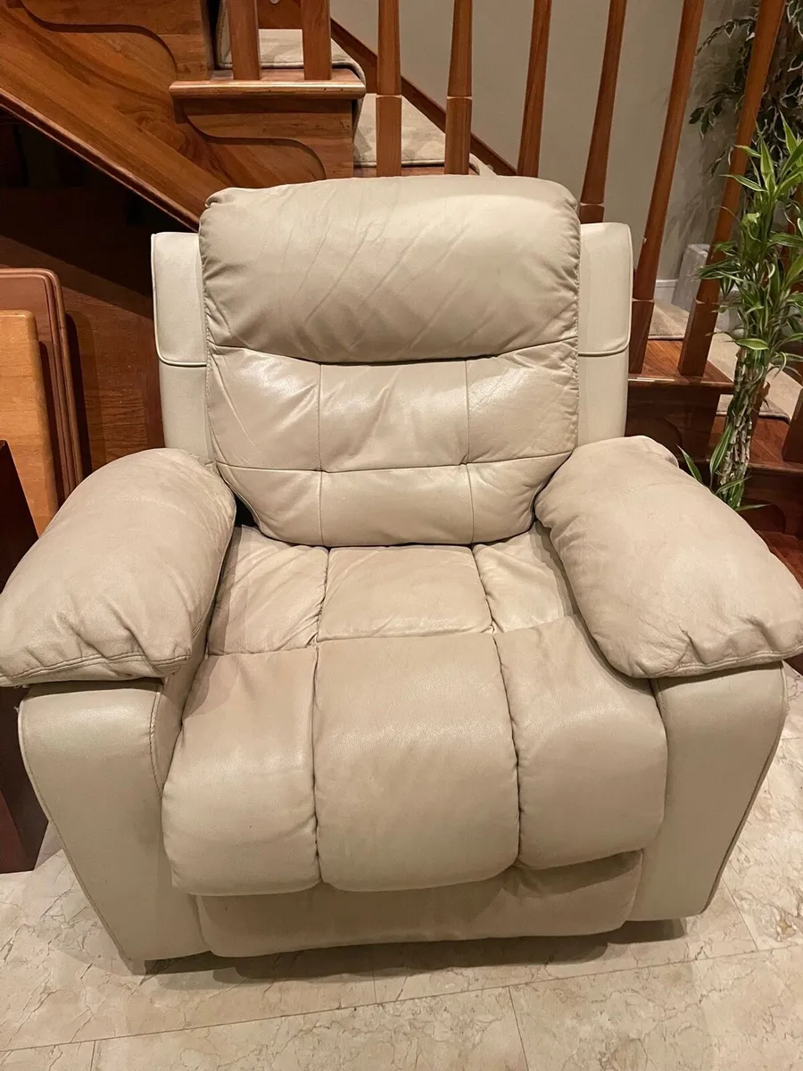 Lovely Cream Leather Recliner Armchair - Deliver