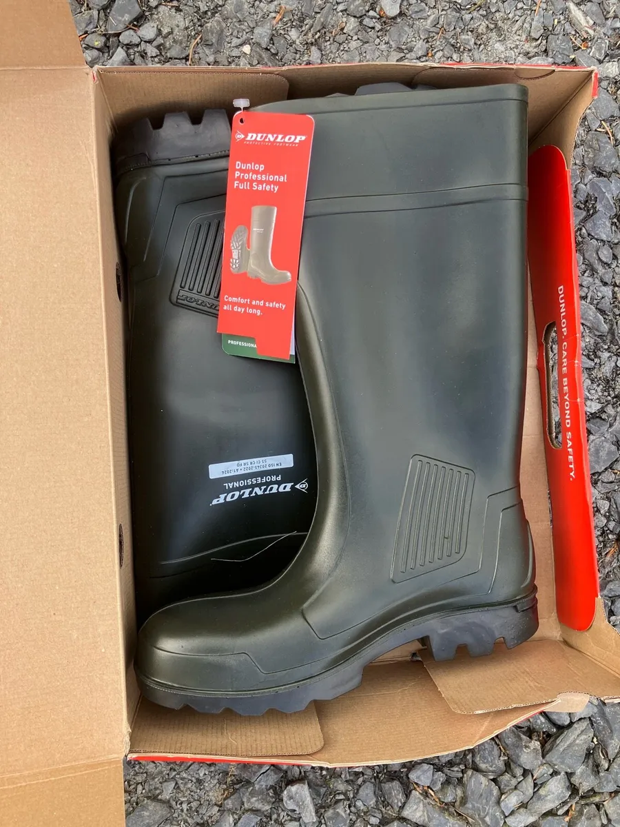 Dunlop Wellies (New) - Image 1