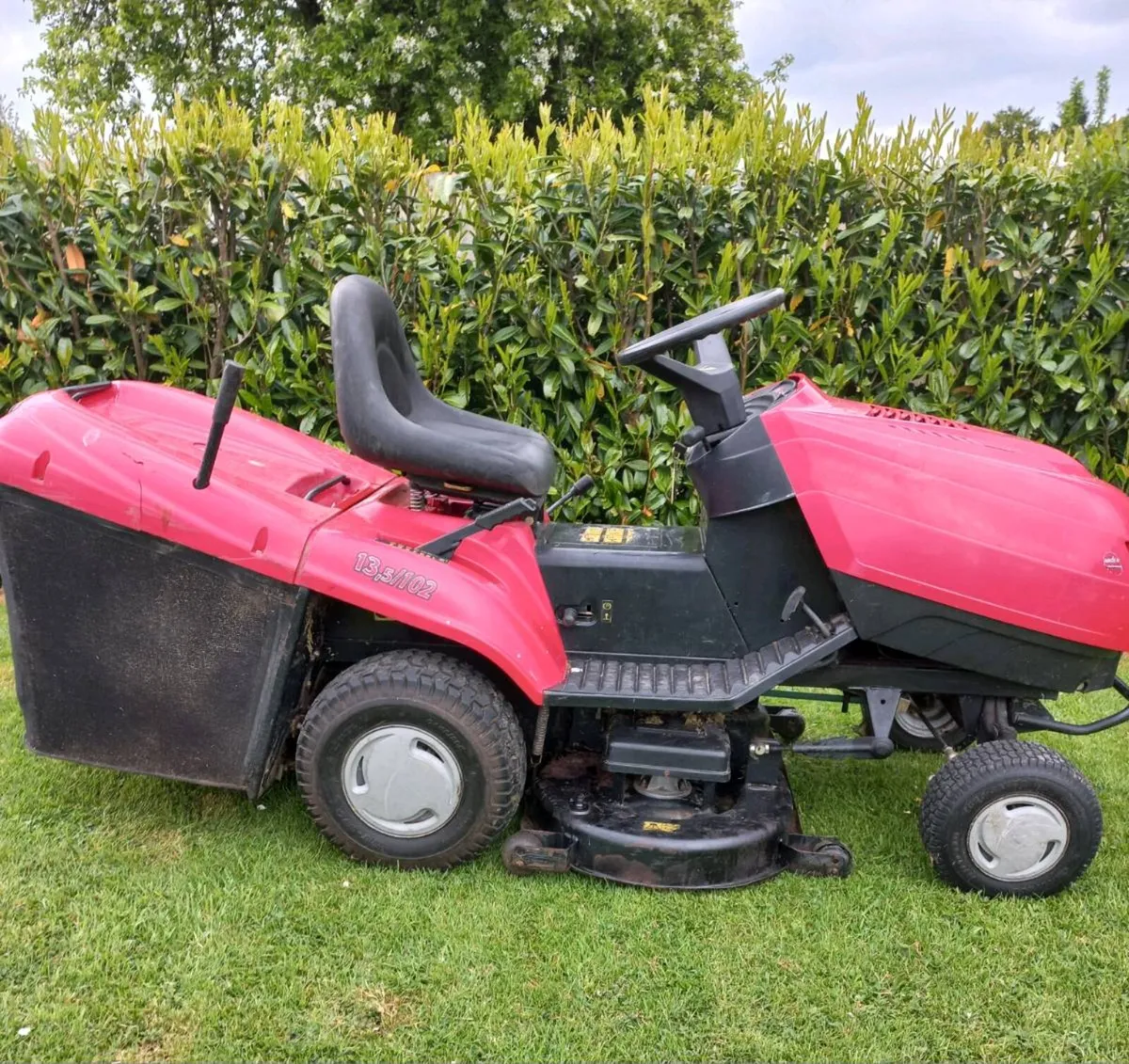 Castlegarden ride-on lawnmower - Image 2