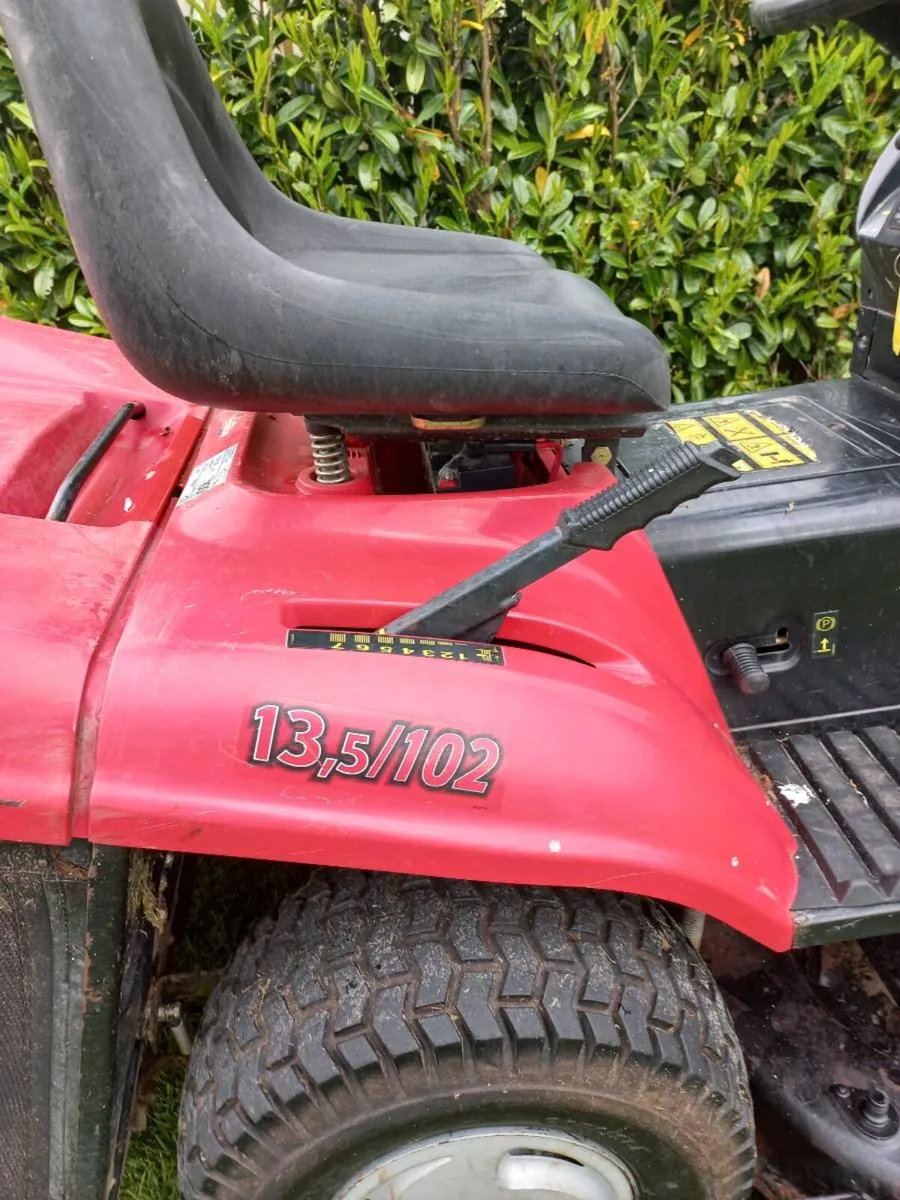 Castlegarden ride-on lawnmower - Image 3