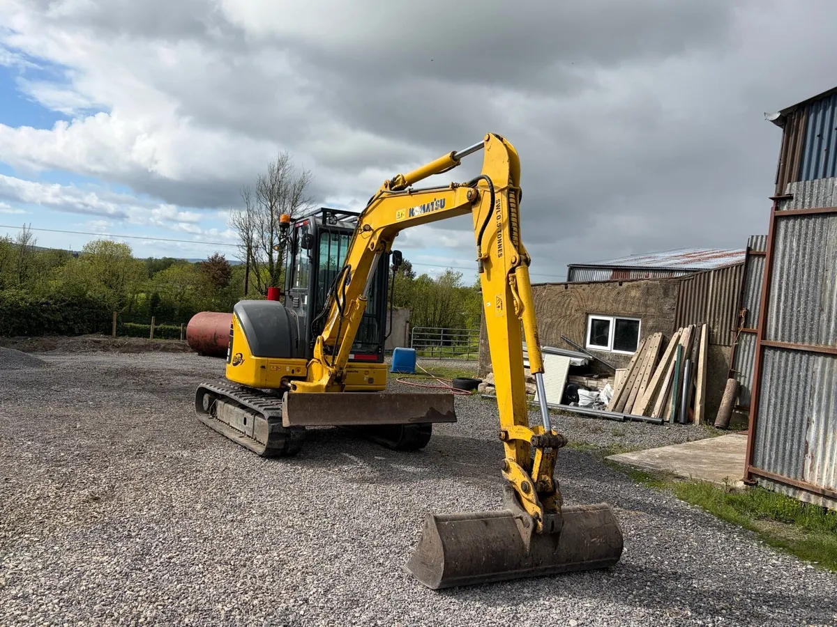 KOMATSU 5 tonne digger - Image 3