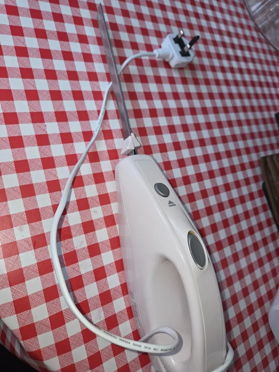 Kitchen appliance electric knife - Image 1