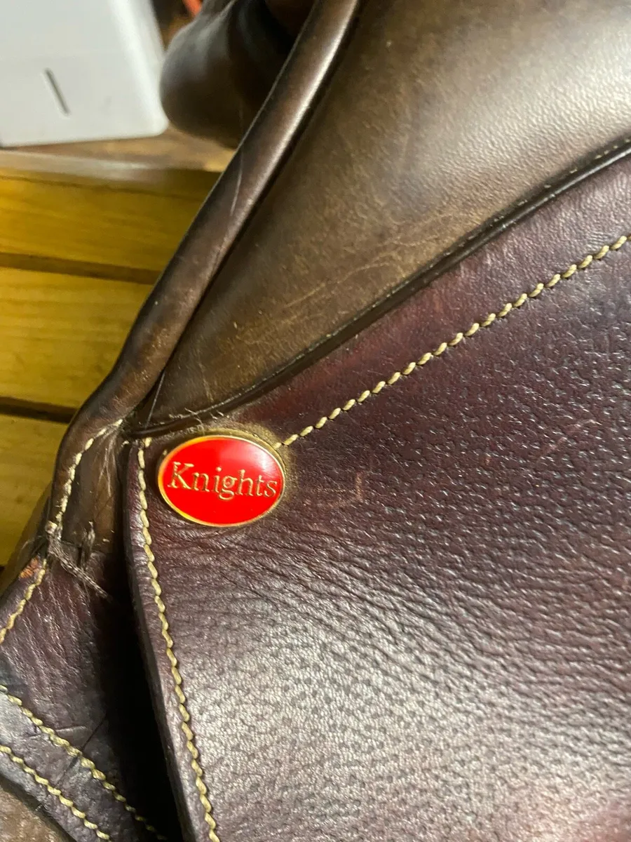 Knights 17-17.5 wide adjustable Leather saddle - Image 2