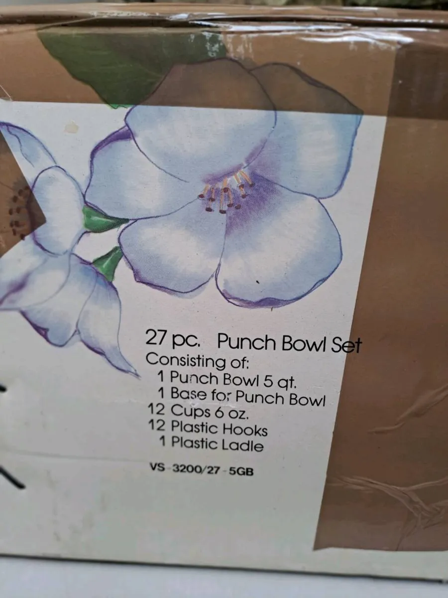 Vintage 27 Piece Glass Punch Bowl Set Boxed - Image 2