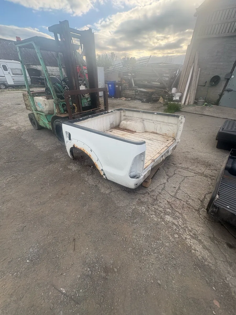 Toyota hilux tub - Image 1
