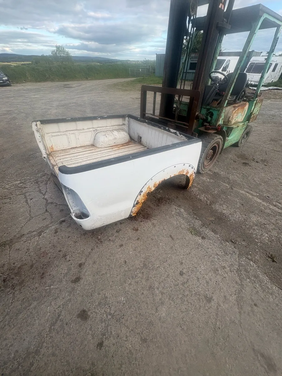 Toyota hilux tub - Image 2