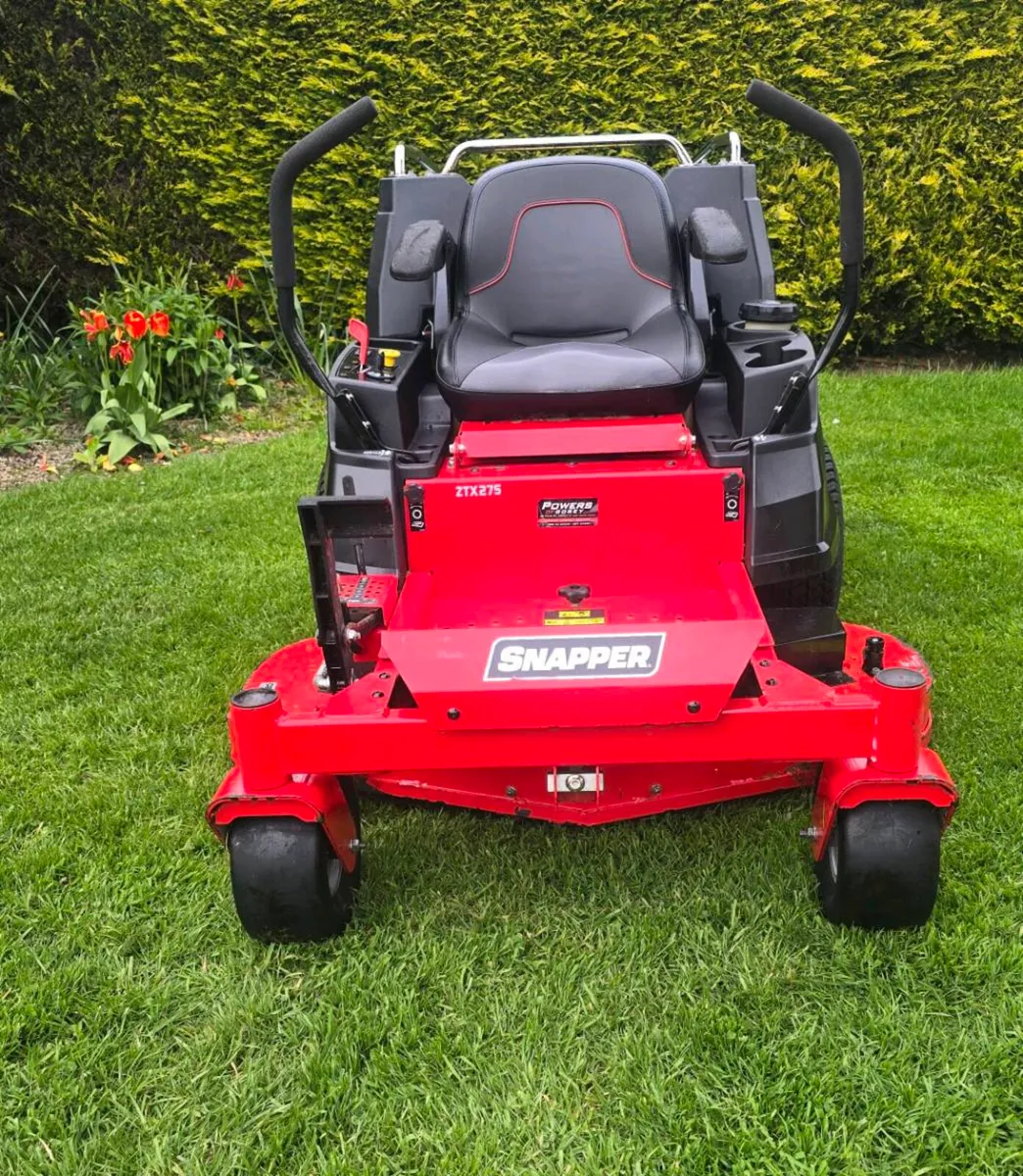27HP 122CM ZERO TURN - Image 1