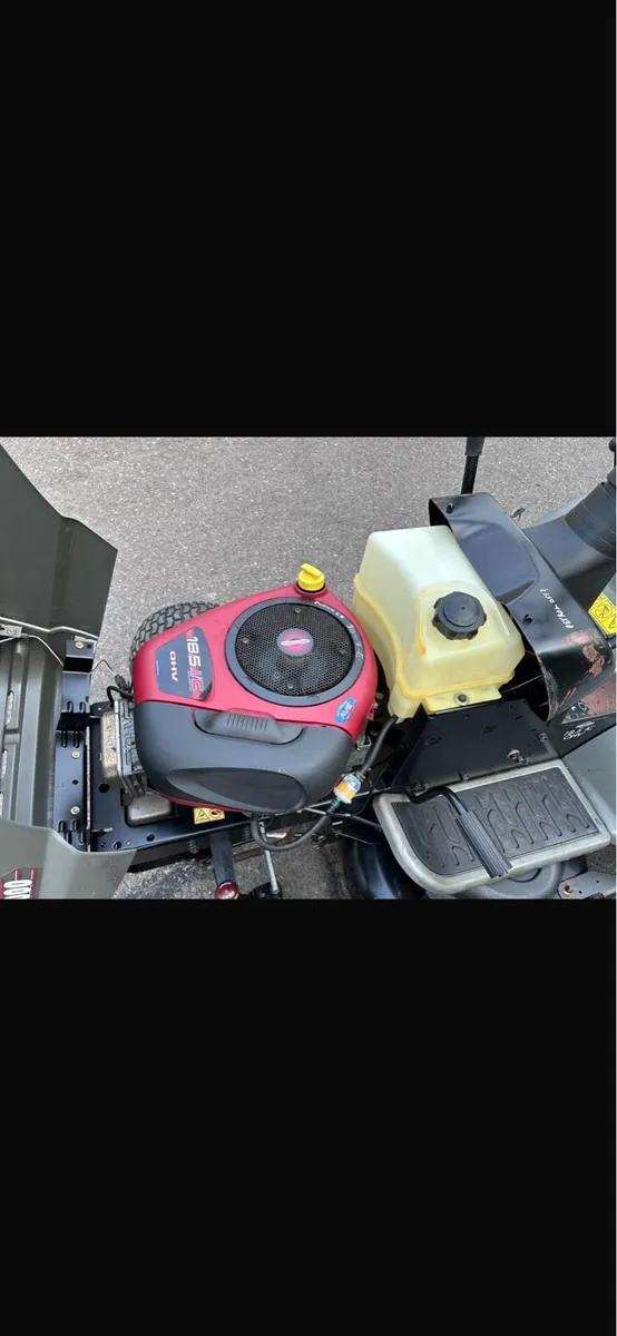 Ride on lawnmower - Image 4