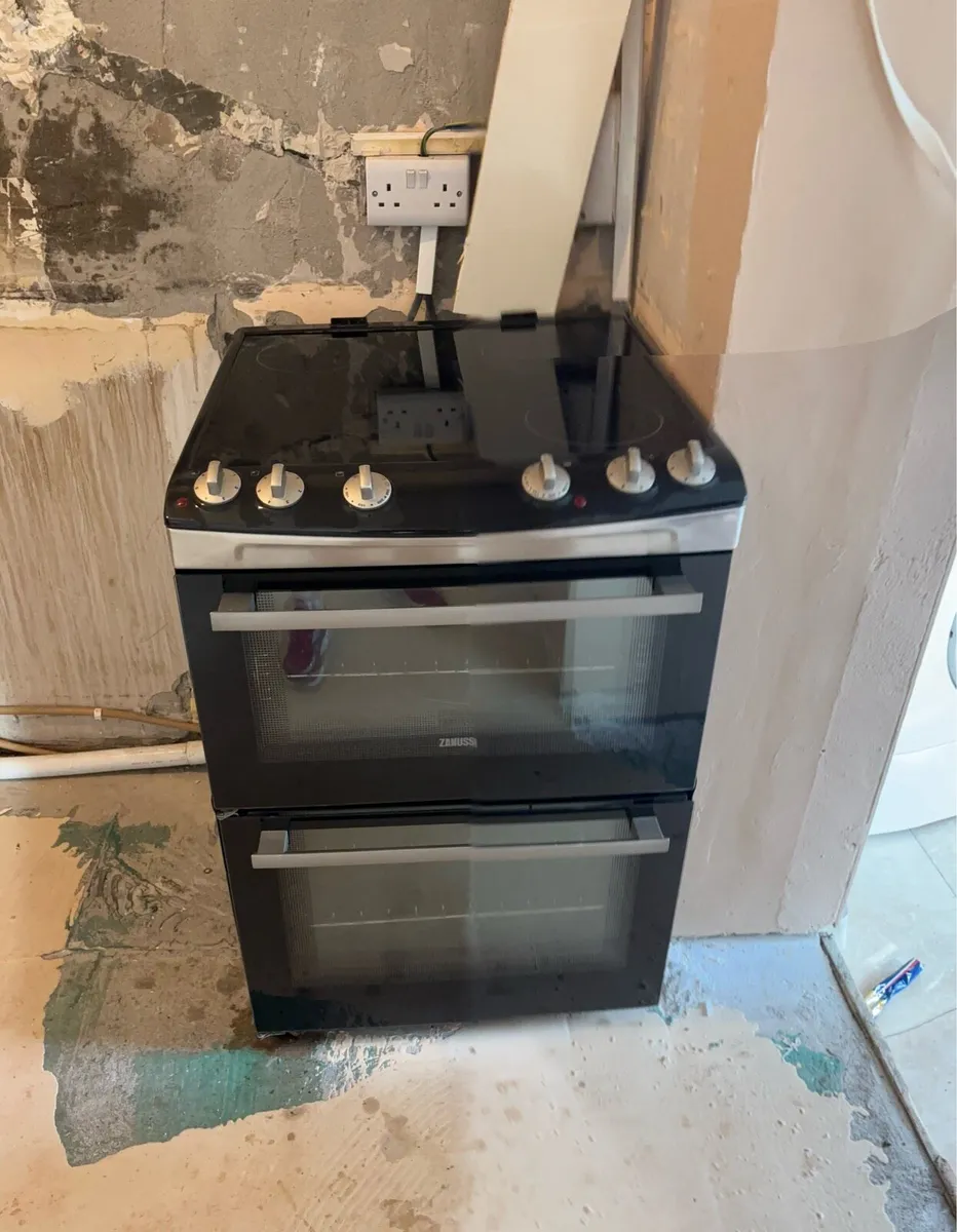 Double electric oven and hob - Image 1