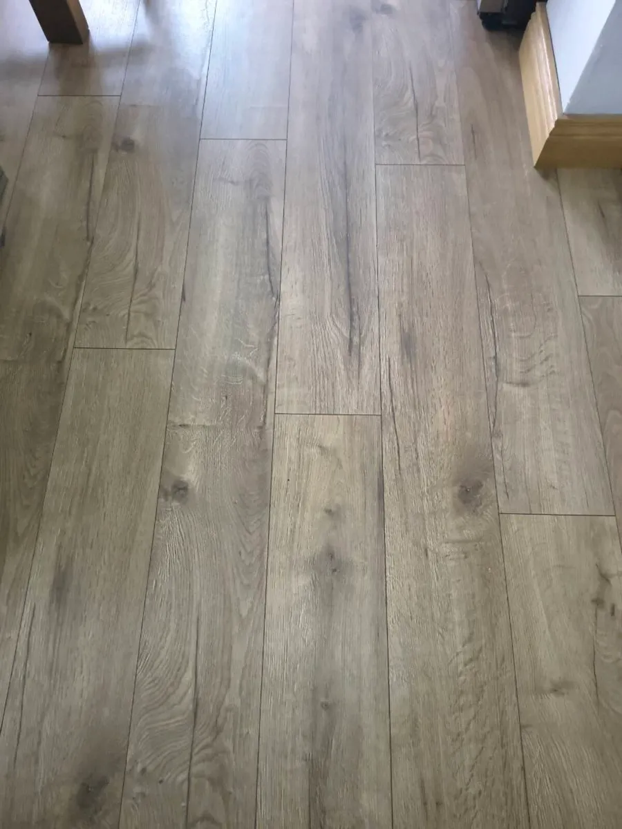 6 boxes brand new laminate wooden flooring - Image 2