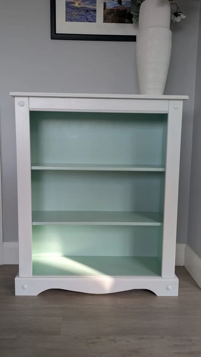 Up cycled oak bookcase - Image 3