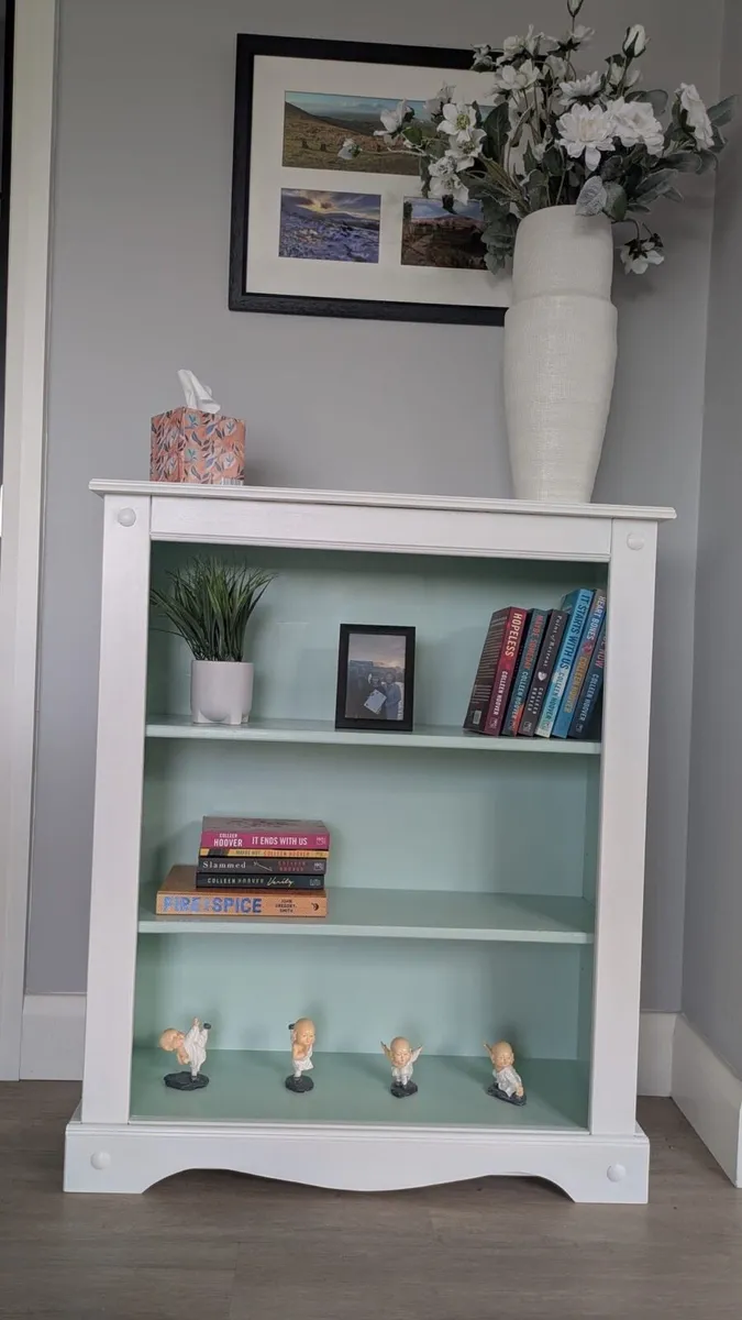 Up cycled oak bookcase - Image 4