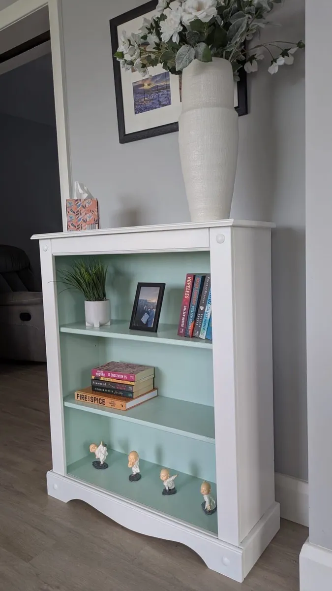 Up cycled oak bookcase - Image 1