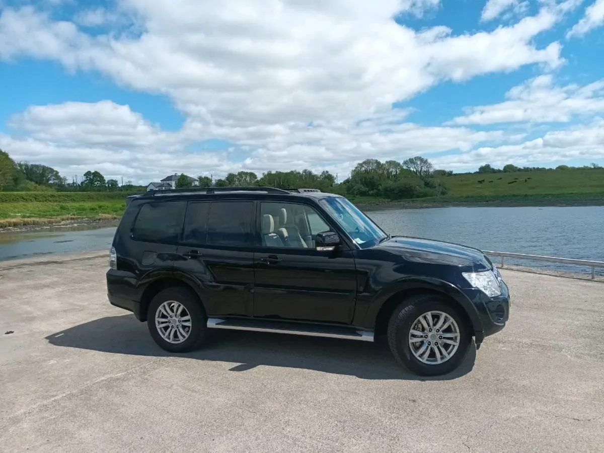 Mitsubishi Pajero - Image 2