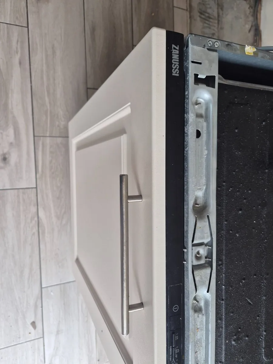 Dishwasher - Image 2