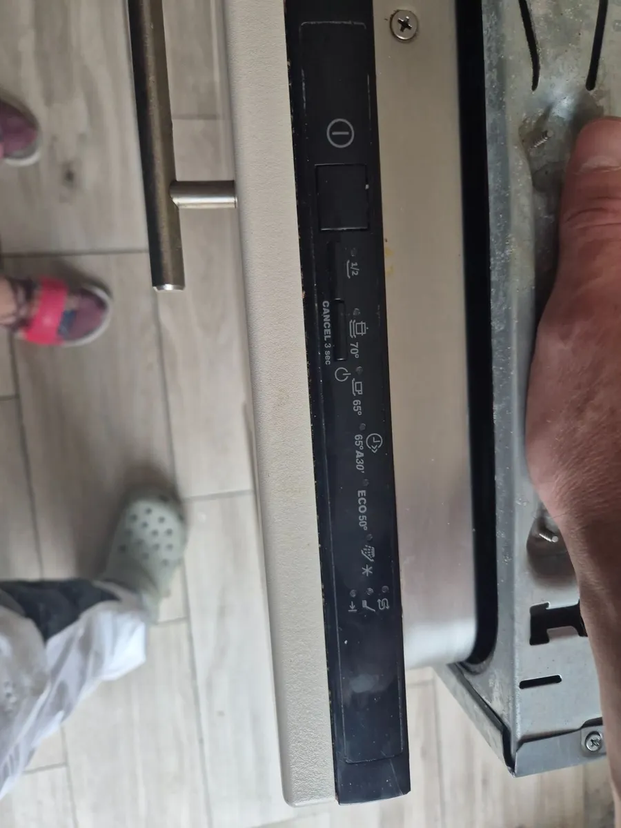 Dishwasher - Image 1
