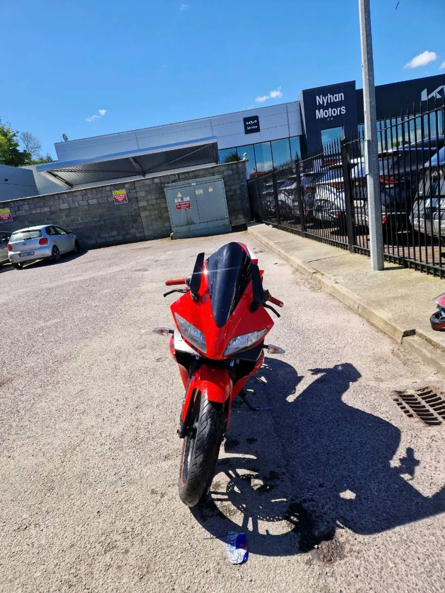 Yamaha yzf r125 2009 - Image 2