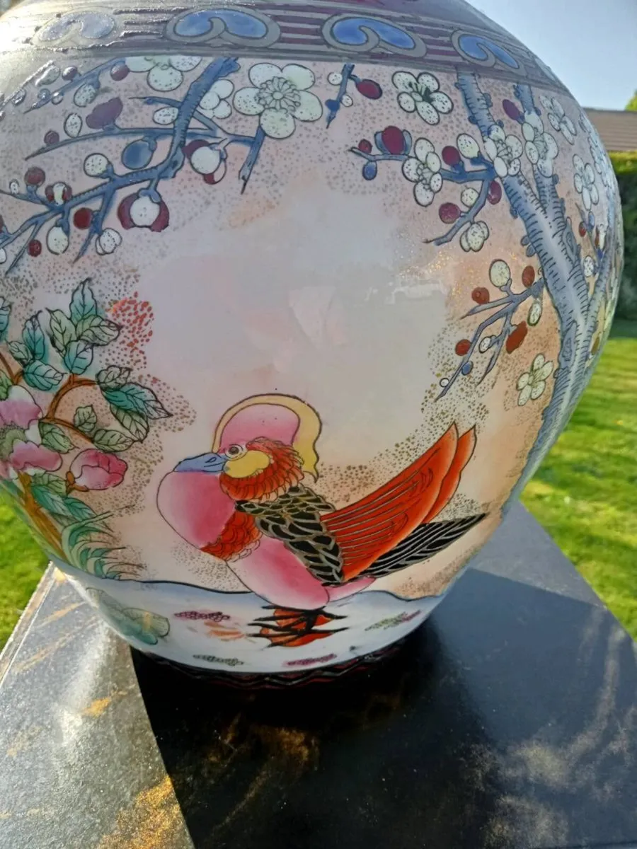 Large kutani vase - Image 3