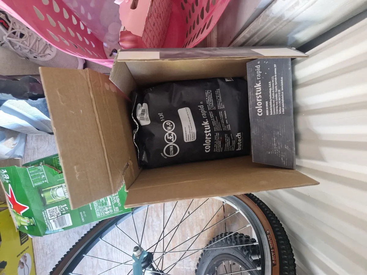 Quick Sale porcelain tiles plus adhesive and grout - Image 2