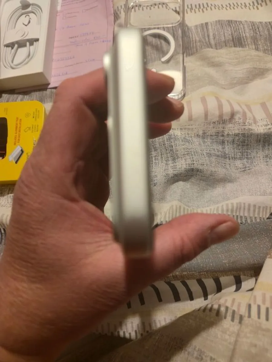 apple Iphone 17 pro max - Image 4