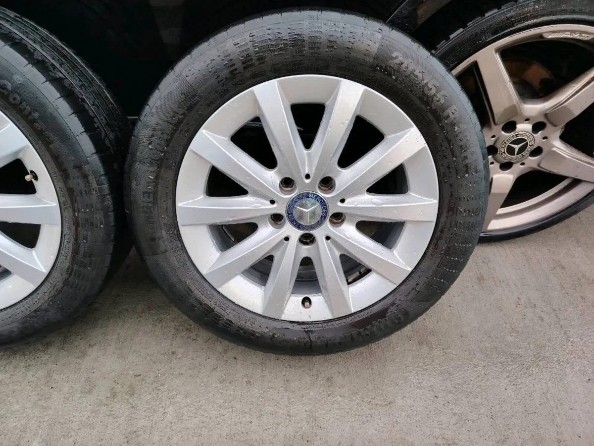 Mercedes alloy wheels - Image 2