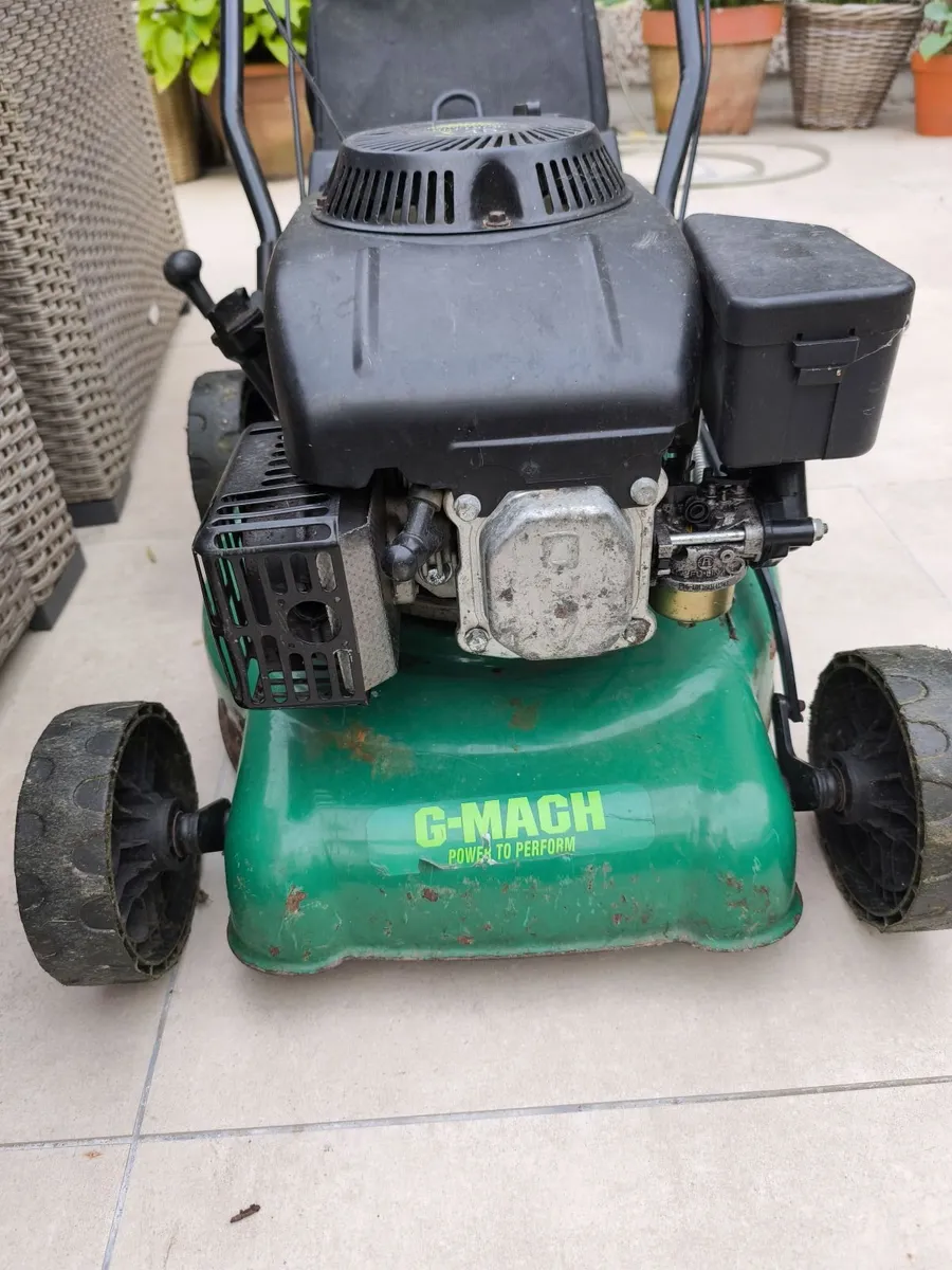 Lawnmower for repair or parts - Image 3