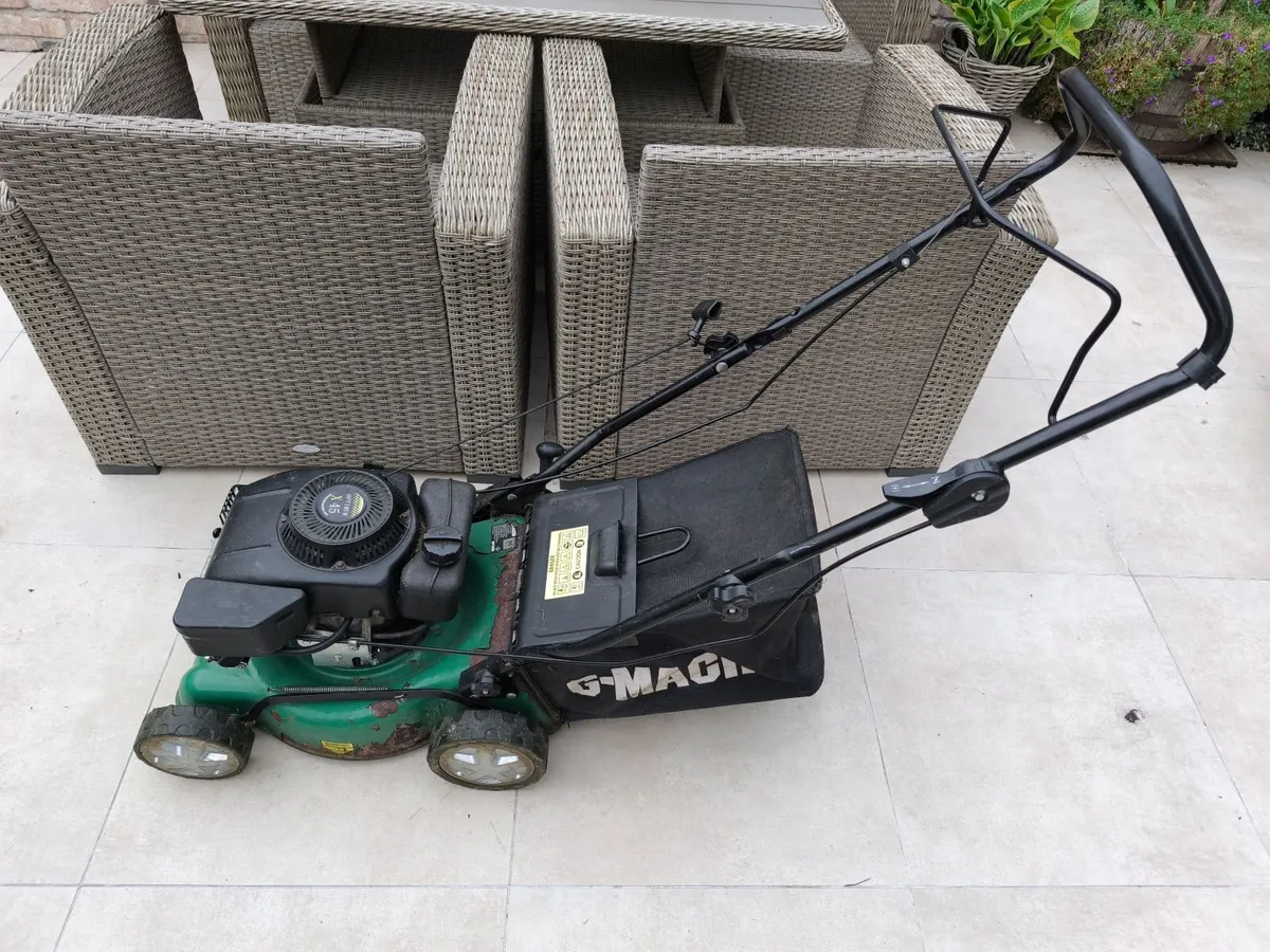 Lawnmower for repair or parts - Image 2