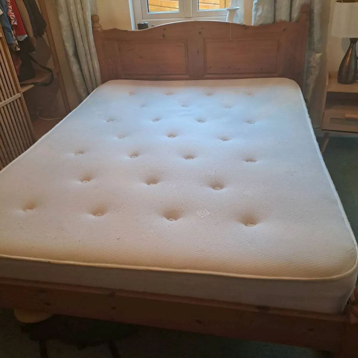 King size bed - Image 2
