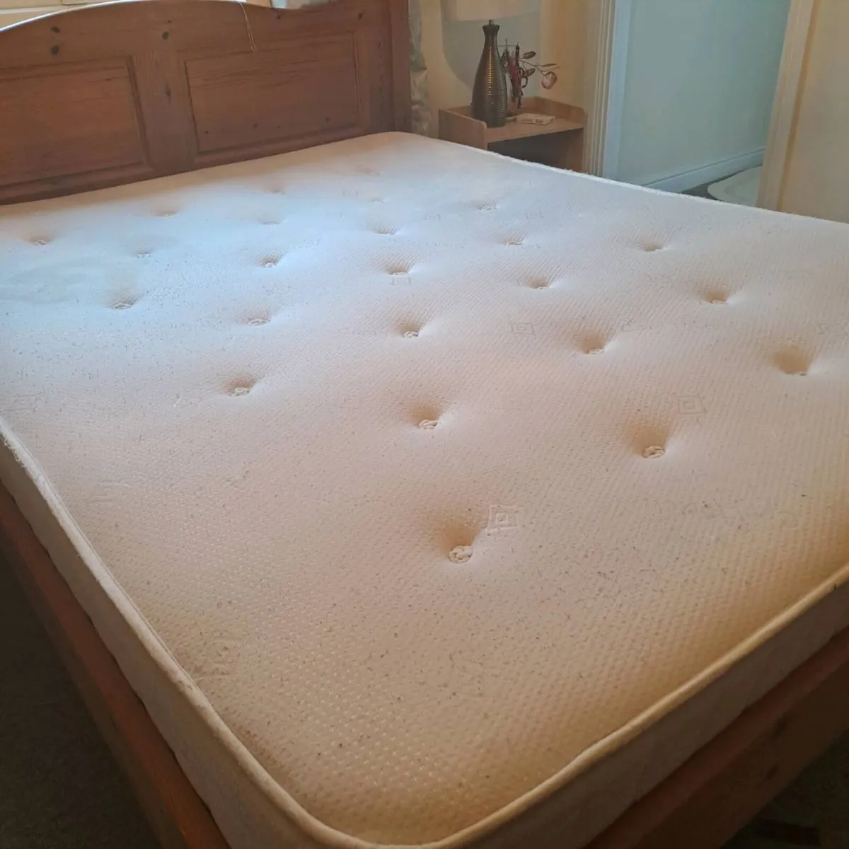 King size bed - Image 3