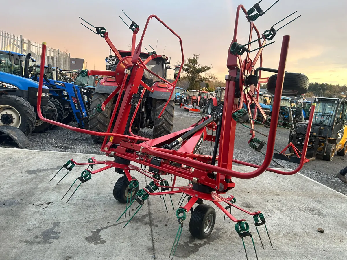 2021 Kverneland 4 Rotar Tedder - Image 4