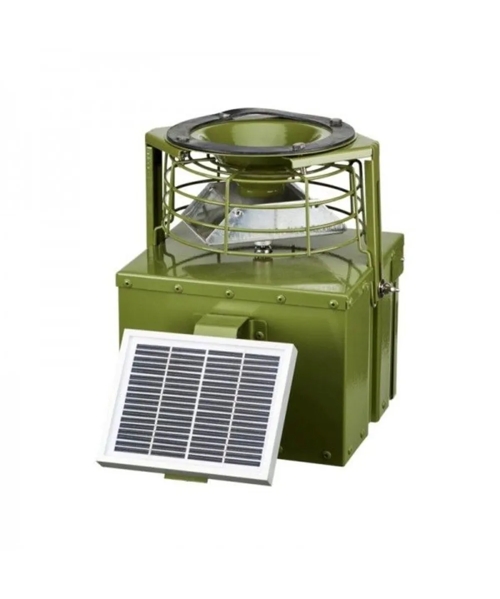 Automatic Metal Game Feeder 12V with Solar Panel - Image 1