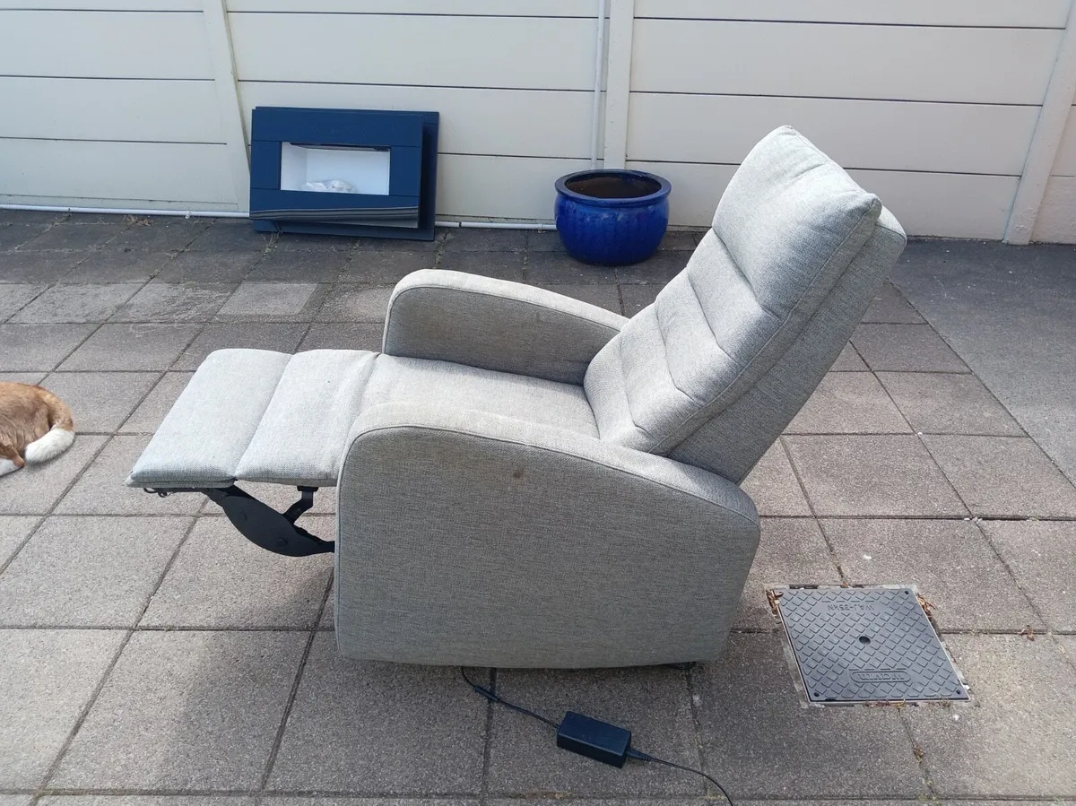 Armchair Electric Recliner - Image 2