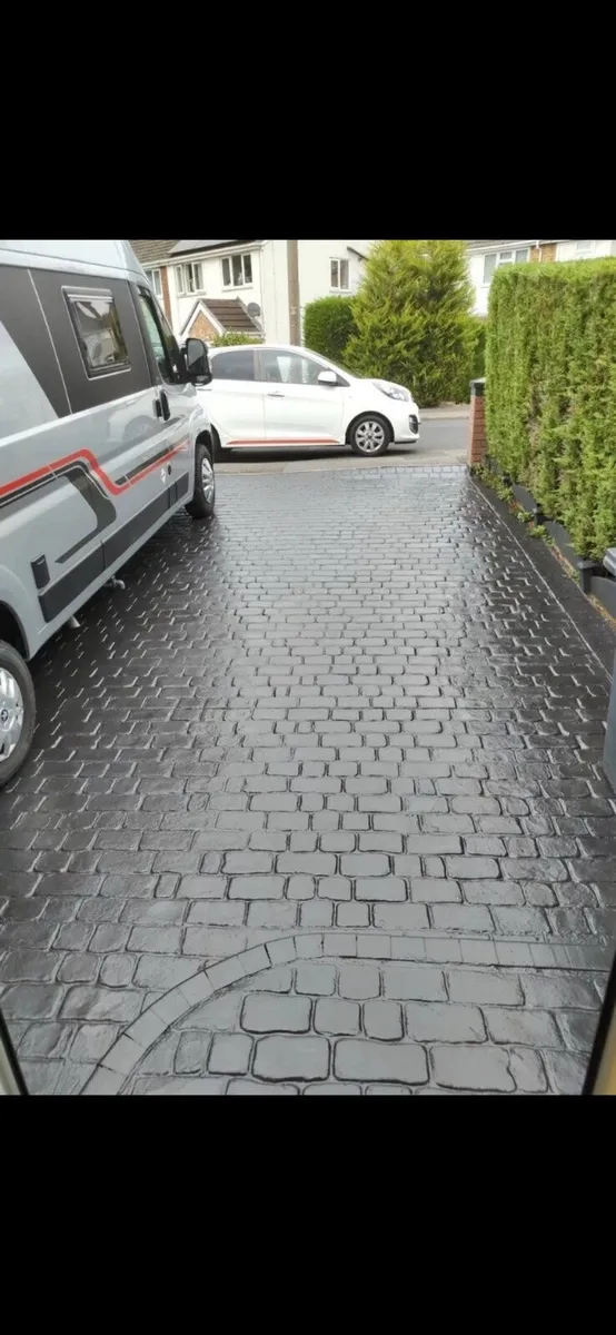 Roof paint and driveway paints.. / garage paints - Image 3