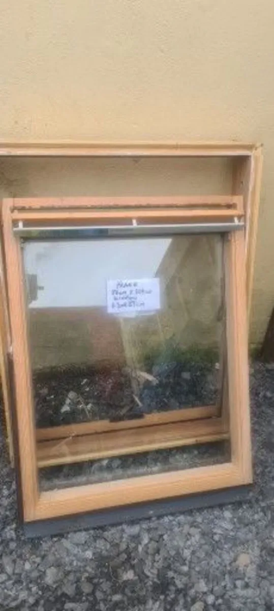 V-LUX window Frame 78cmx 104cm and window - Image 1