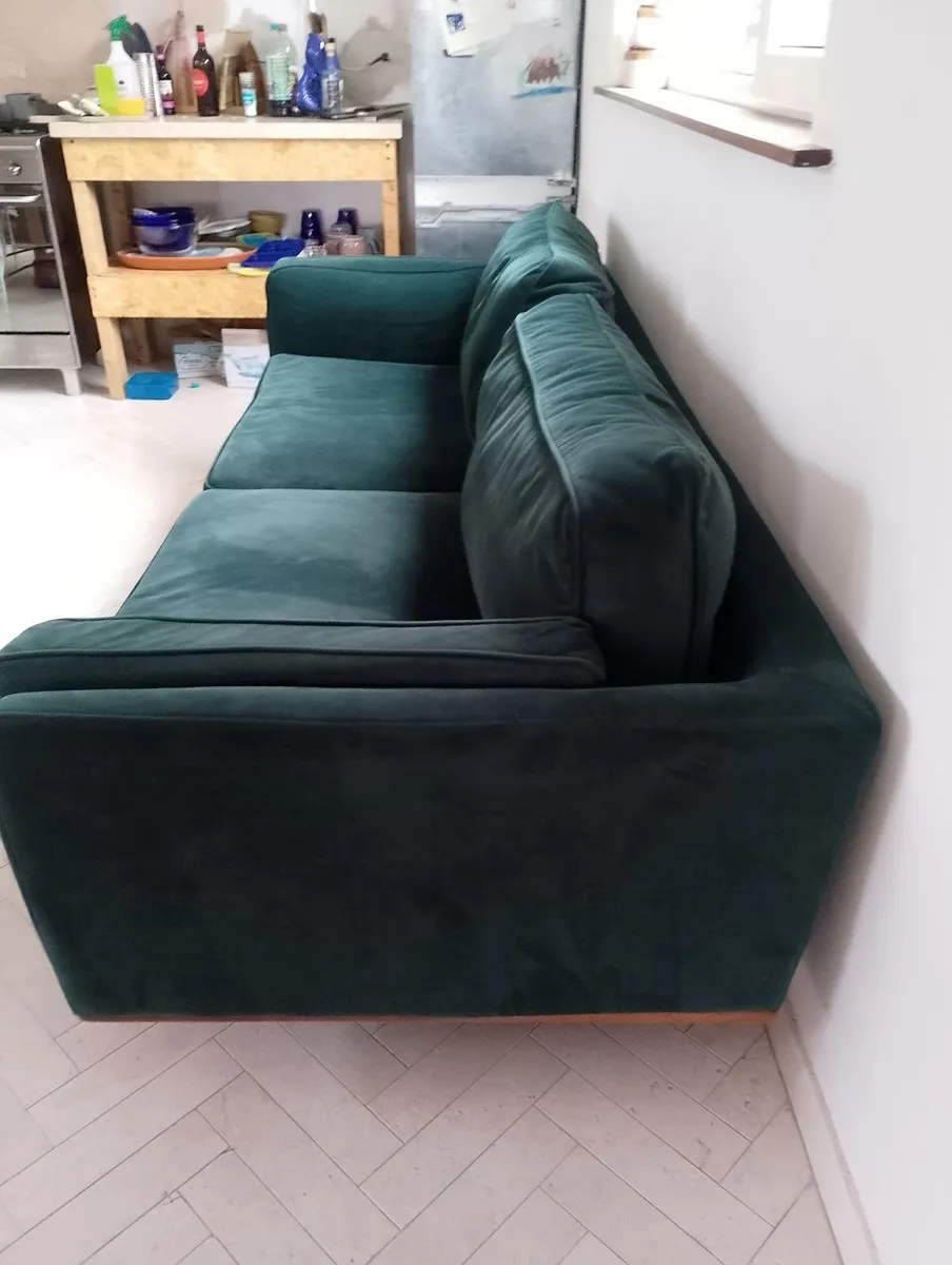 Couch. - Image 3