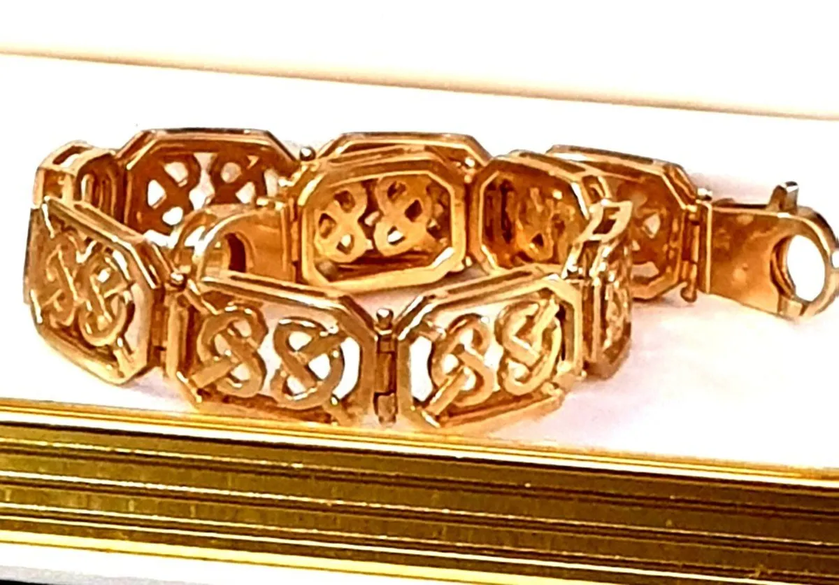 Vintage 9ct Gold Celtic Bracelet - Image 1