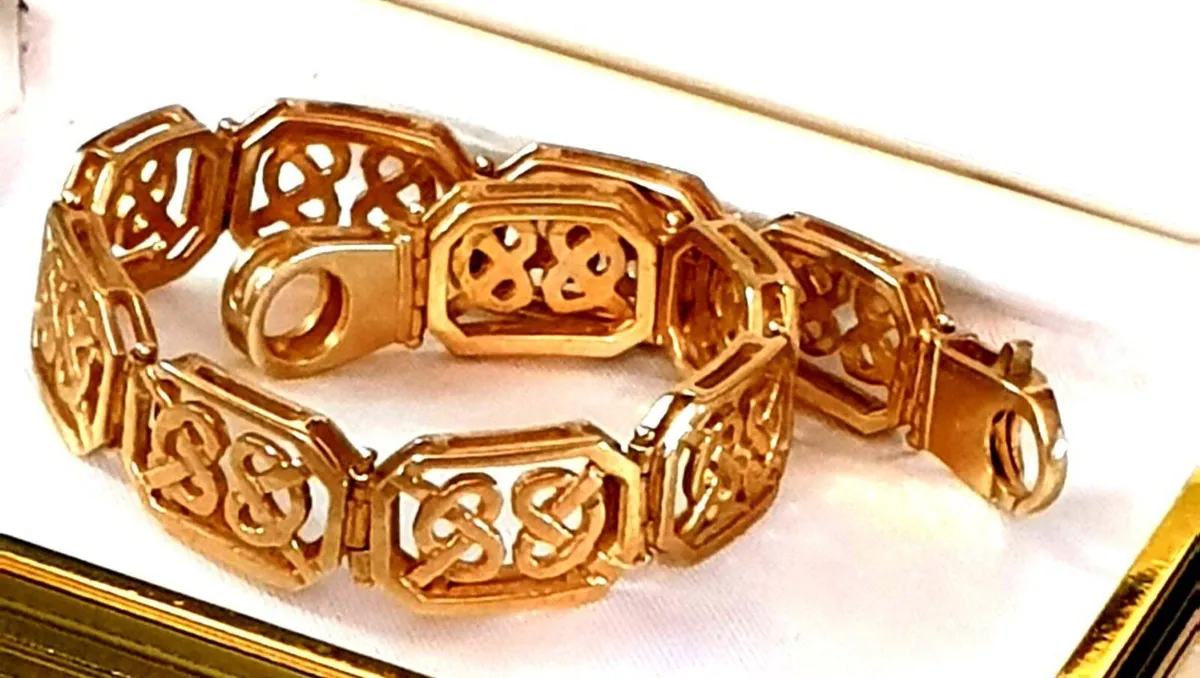 Vintage 9ct Gold Celtic Bracelet - Image 2
