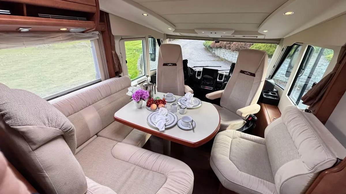 Motorhome - Image 2