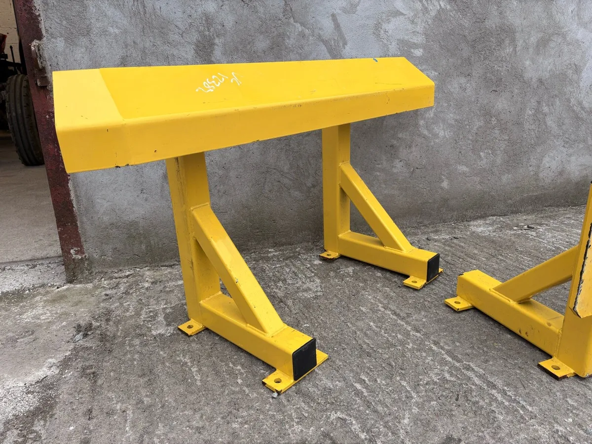 Steel Safety Barriers Truck Bay Barriers - Image 3