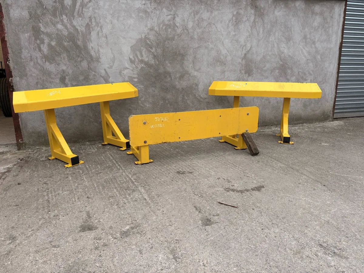 Steel Safety Barriers Truck Bay Barriers - Image 1