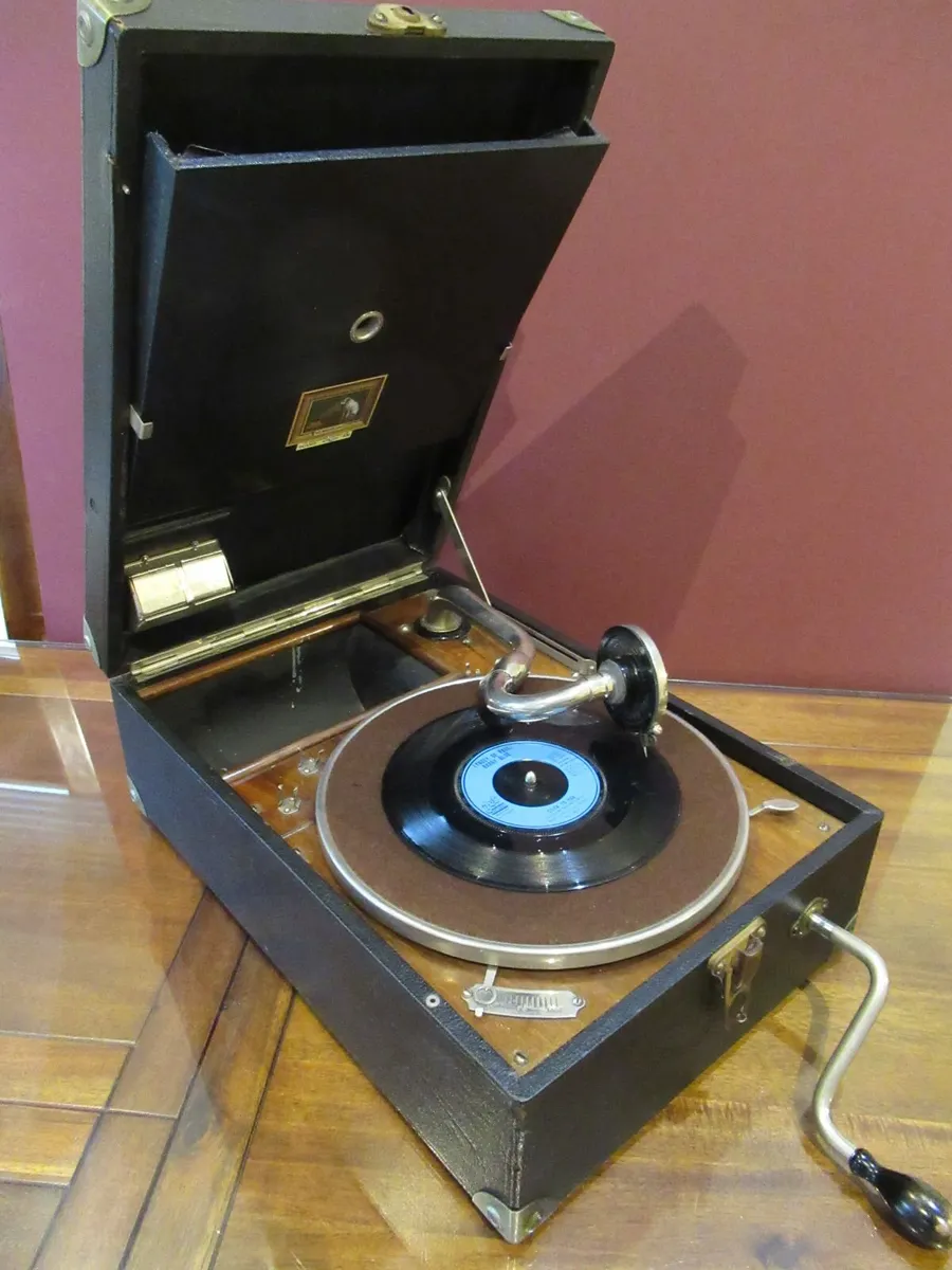 antique vintage gramophone pub cave music cottage - Image 1