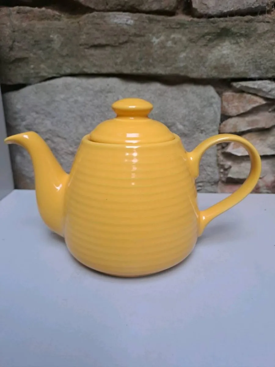 Vintage Rayware Yellow Ceramic Teapot - Image 1
