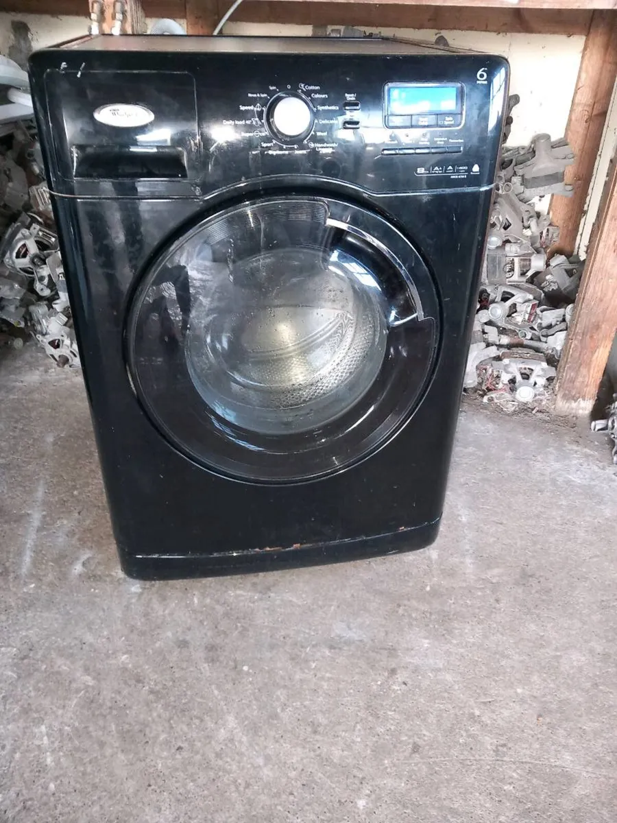 Whirlpool 9kg washing machine - Image 1