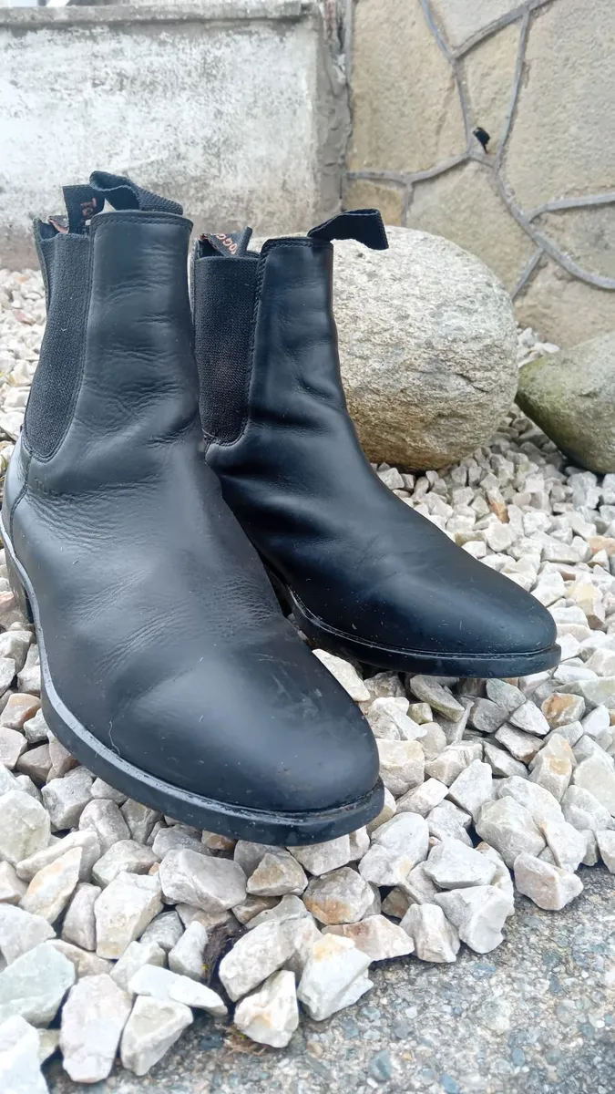 Toggi Black Jodhpur boots Size 43 - Image 2