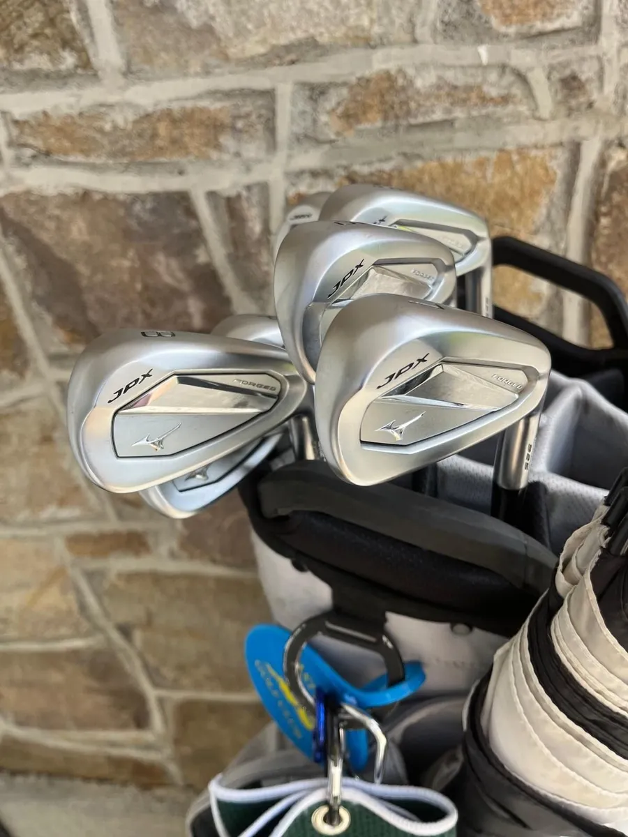 Mizuno JPX925 Forged Irons 5-PW, GW - Image 1