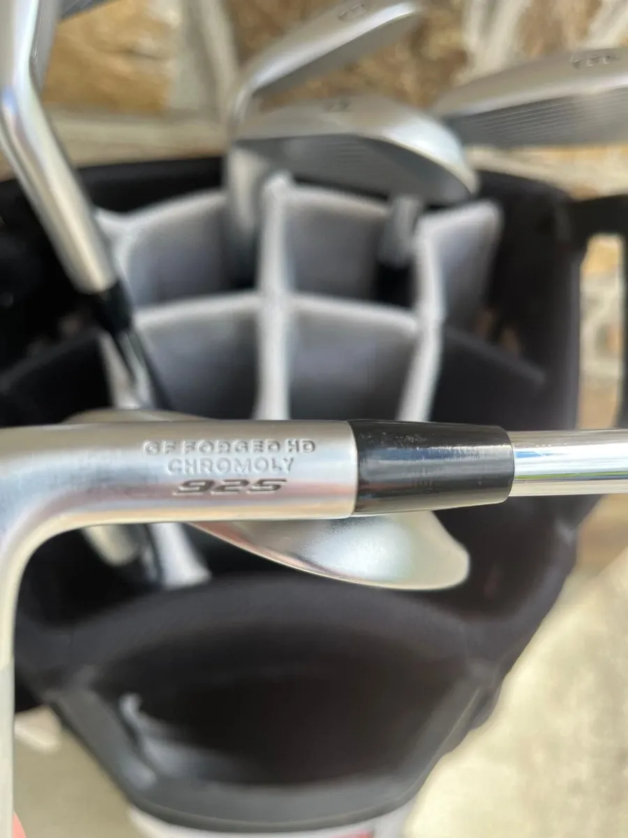 Mizuno JPX925 Forged Irons 5-PW, GW - Image 2