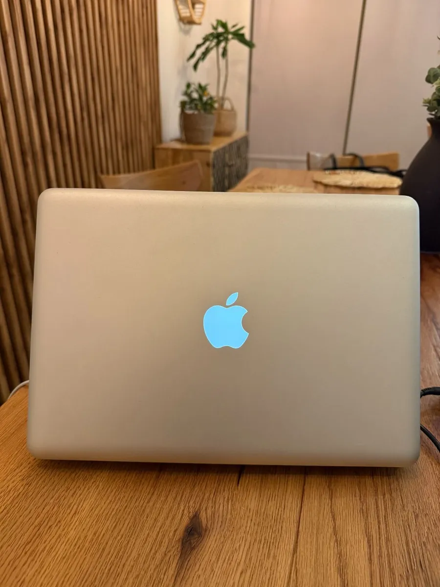MacBook Pro 2011 - Image 1
