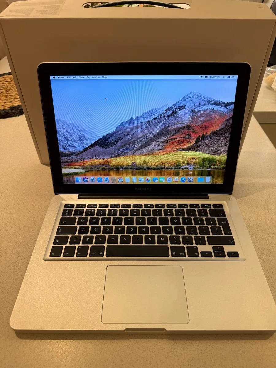 MacBook Pro 2011 - Image 2