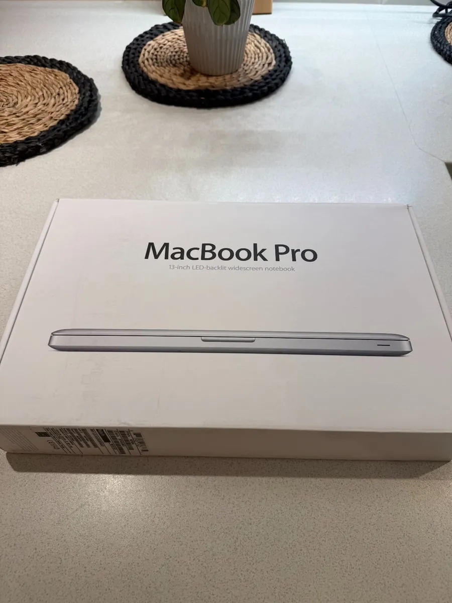 MacBook Pro 2011 - Image 4