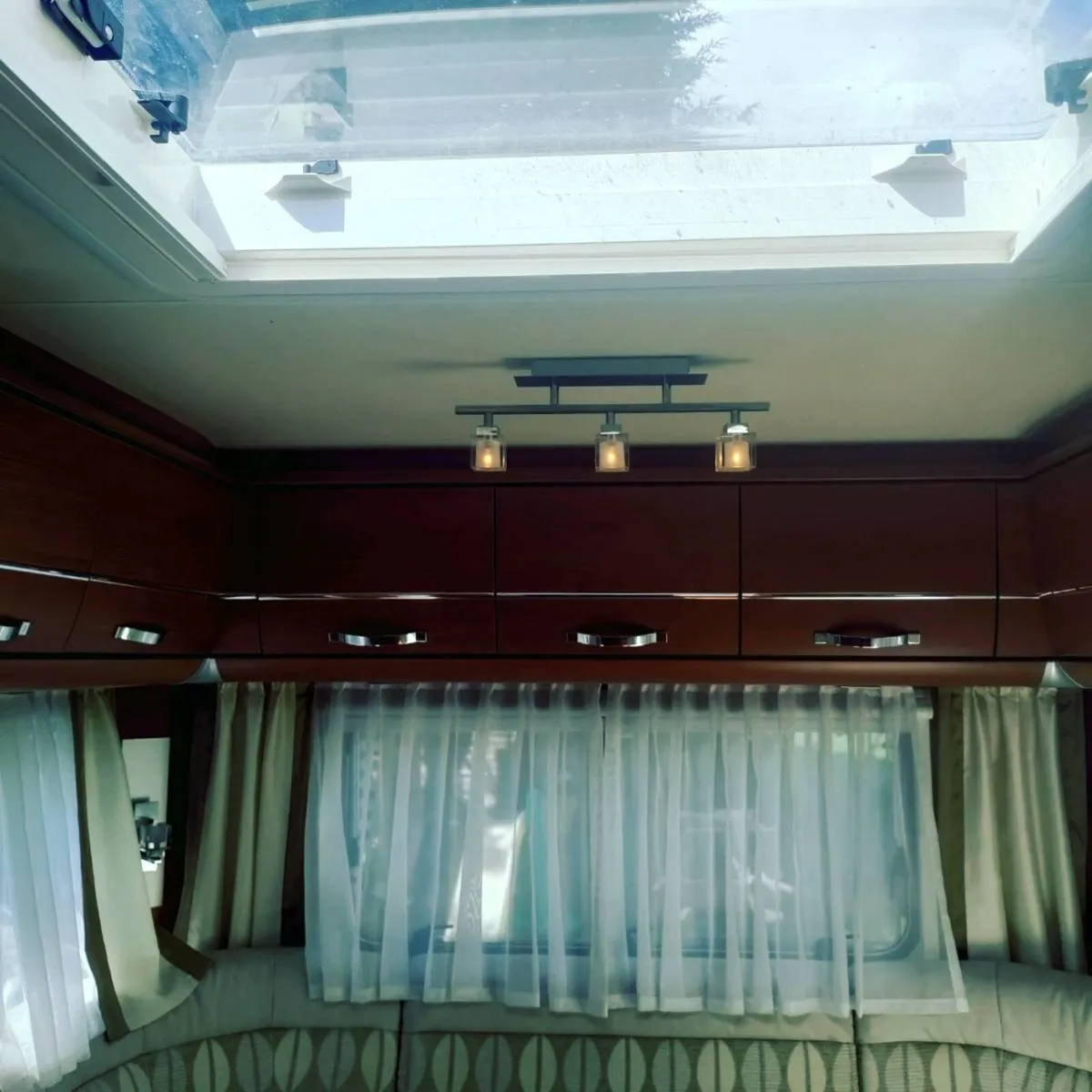 Caravan - Image 4